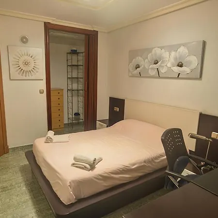 Отель Puerto Торевьиа